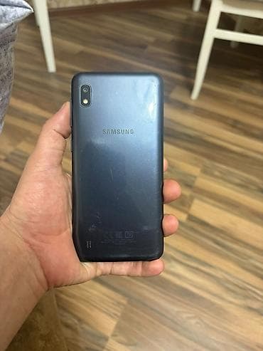 Samsung Galaxy A10, 32 GB, rəng - Qara, İki sim kartlı — 1