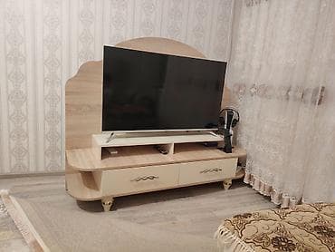televizo: İşlənmiş, Düz TV altlığı, Polkalı, Laminat, Rusiya — 1