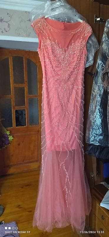 veçer donları: Narinci paltar x lady alinib 500msnat. 2.3defe geyinilib.40azn.yawil — 1