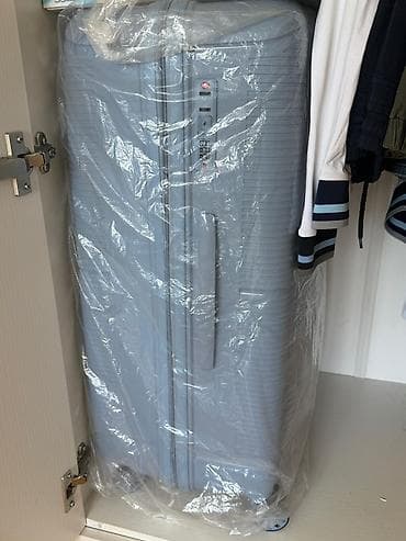 çamta: Böyük ölçülü sərt korpuslu çamadan – açıq boz rəngdə. 160 azn alinib — 2