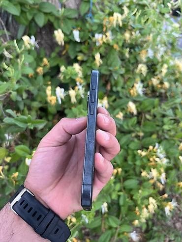 qara çanta: IPhone 15 Pro, 256 GB, Black Titanium, Kredit — 4
