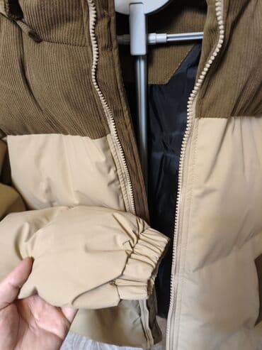 flis kişi gödəkçəsi: Dizayn: Üst hissəsi və cibləri qəhvəyi velvet (corduroy) materialdan — 2