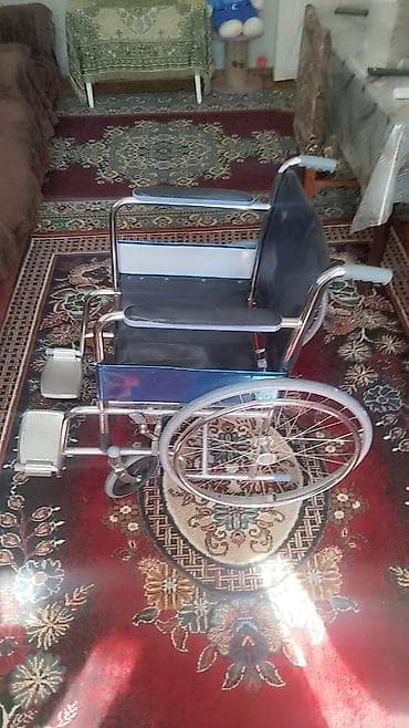 əl arabasi: Təkərli əlil arabası - Konstruksiya: yüngül və davamlı metal şassi — 2