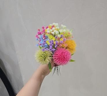 dekarativ guller: Tebii güllerden ferqlenmeyen çox gözel,rəngarəng dekorativ güllər.10 — 4