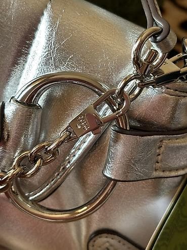 converse canta: GUCCI omba çantası – gümüşü metallik dəri, Horsebit/bit detallar ilə — 4