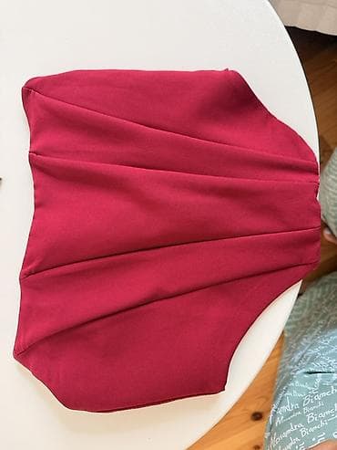 dağ geyimleri: Bordo rəngli korset üst - Dizayn: Strapless, düz kəsimli dekolte — 3