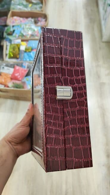 məktəb partası: 6 ededli dəri saat.qâblari 35 AZN.qehveyi dördbucaqli 50 azn. 10 — 3