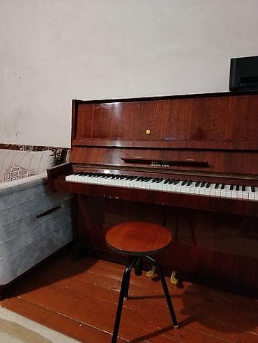 nerd sekilleri: Akkustik vertikal piano –Kuban klassik qəhvəyi cilalı korpus, 88 — 2