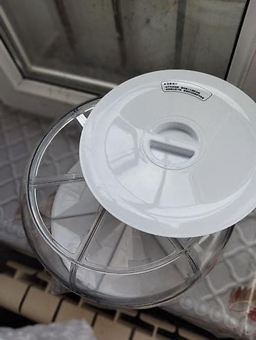 Fırlanan bölməli saxlama qabı - 360° fırlanan dizayn – üst qapaqdakı