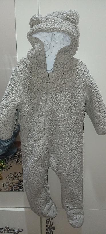 Usaq geyimi coxdu her yasa var az geyilmis seliqeli 1 manatdan 10 lalafo.az -da Usaq geyimi coxdu her yasa var az geyilmis seliqeli 1 manatdan 10