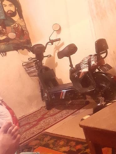 Elektrik moped/skuteri – şəhər içi rah hərəkət üçün Xüsusiyyətlər: -