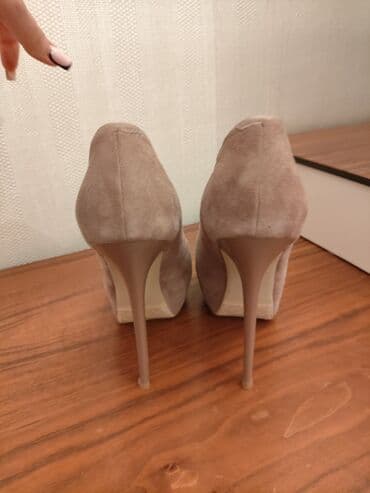 женские бежевые замшевые туфли: Tuflilər, Ölçü: 38, rəng - Bej, İşlənmiş — 2