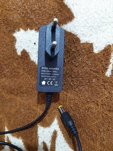 stol usdu kamputer: Adapter 12 Vt — 2