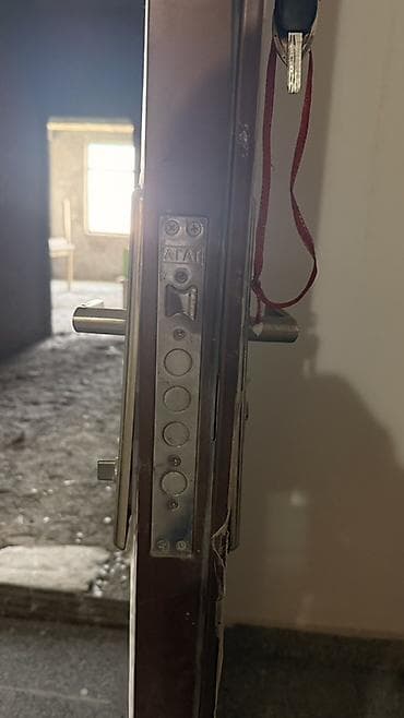 demir bezekler: Paketsiz olan nümunədi Hündürlüyü-1.94 Eni-85 Dəmir giriş qapısı – — 4