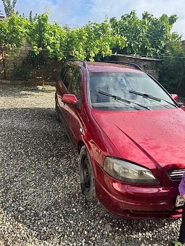 Opel: Opel Astra Caravan (Universal), qırmızı gövdə yalnız kredetlə — 6
