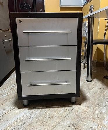 Endirim ❌❌ ✔️35 man(H.Əliyev Mərkəzi). Salon və ya ofis üçün açarlı