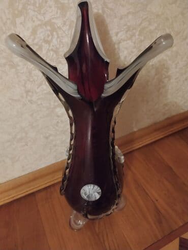 ev ucun guzguler: Dekorativ vaza — 2