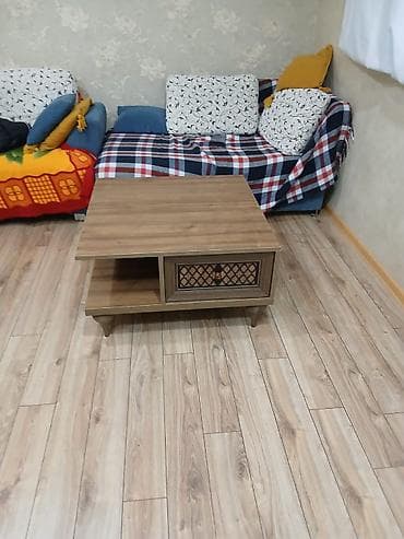 Kvadrat masa, Açılmayan, Təkərsiz, Teksturalı laminat, Zəmanətsiz