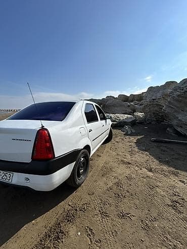 vaz lada 2112: Renault Logan (ağ sedan) - Kuzov: 4 qapılı sedan, ağ rəng, qara — 3