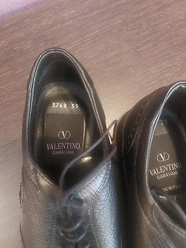 Valentino Garavani kişi ayaqqabısı - Model: Broq detallı bağlamalı — 2