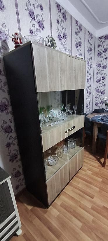 plasmas panel: Servant əla vəziyyətdədir. Hündürlüyü 1.70 sm, eni 90 sm Ünvan Köhnə — 2