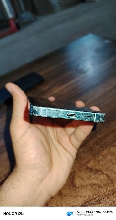 iphone adaptoru: Salam, telefonun ciddi problemi yoxdur. Bir dənə dərin cızıqlar var — 7