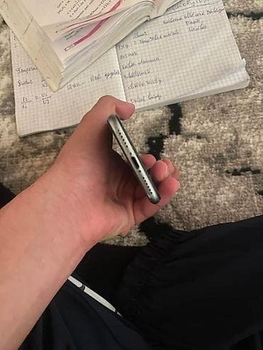 honor 60 se: IPhone 8, 64 GB — 5