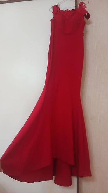 Şəxsi əşyalar: Qırmızı axşam donu - Model: Uzun, balıq kəsimli, axıcı ətək hissəsi — 1