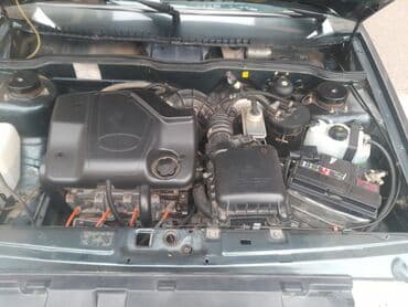 7 yerlik avtomobillər: Lada Samara hatchback - Kuzov: 5 qapılı hatchbek, arxa spoyler və — 3