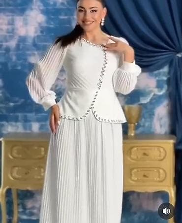 Ağ rəngli zərif ziyafət/libas - Model: uzun, axıcı ətəkli maxi paltar