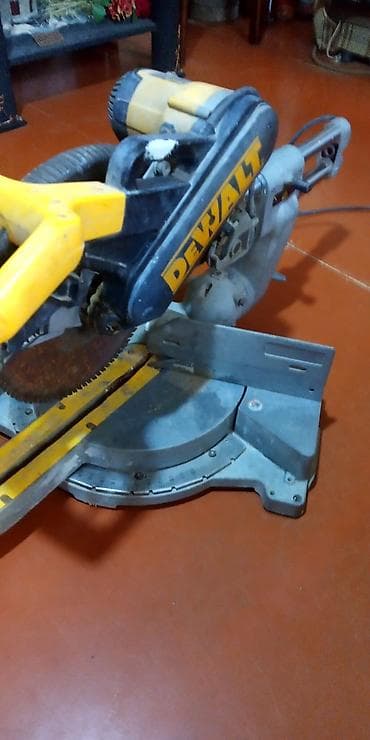disk mişar: Məhsul: DeWALT sürüşən gönye mişarı (sliding compound miter saw) — 6