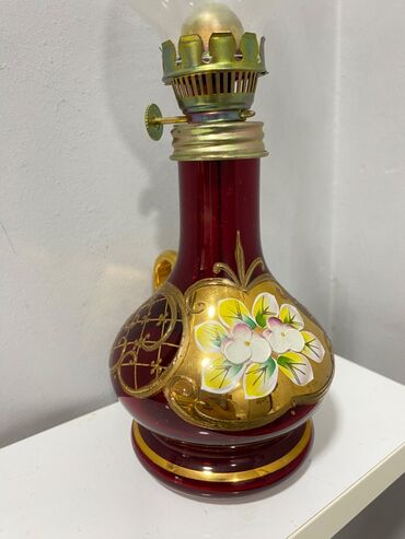 gul qablarinin satisi: Bohema satilir — 1