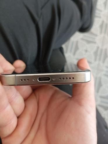 iphone es5: IPhone 15 Pro, 256 GB, Natural Titanium, Face ID — 4