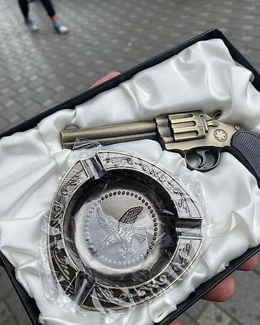 Hədiyyelık dest âlisqan ve külqabı.qârtâl olan knopkali