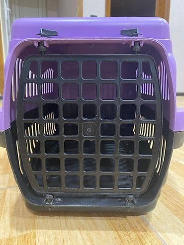 it wekilleri: Bənövşəyi və qara rənglərdə olan bu möhkəm plastik heyvan daşıyıcısı — 3