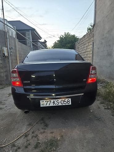 d2s led: Ravon R4 sedan – qara rəng, 4 qapı, şəhər və uzun yol üçün rahat ailə — 2