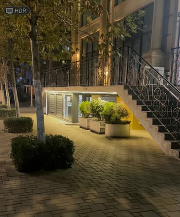 1 otaq kirayə verirəm: Nəsimi r. Nəsimi bazarın yanında .Azadlıq rezidensin binasında . İki — 2