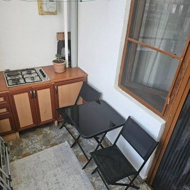2 otaqlı yeni tikili: *Aylıq İcarə üçün Mənzil* *Əmlak növü:* Yeni tikili *Otaq sayı:* 2 — 13