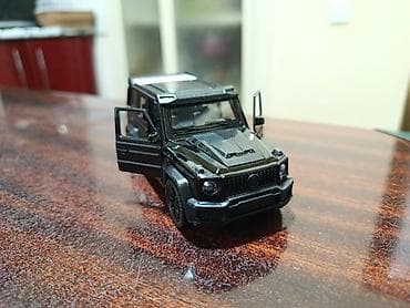 suktur: Metall oyuncaq maşın – off-road SUV modelinin detalı miniatura - — 2