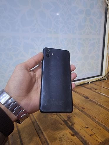 realme 8 pro ekran: Samsung E740, 64 GB, rəng - Qara, İki sim kartlı — 2