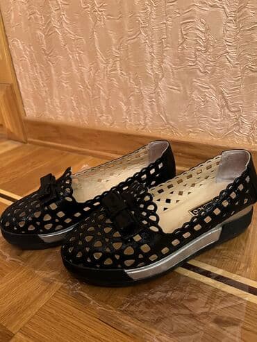 белые босоножки на тракторной подошве: Размер: 37, цвет - Черный, Новый — 2