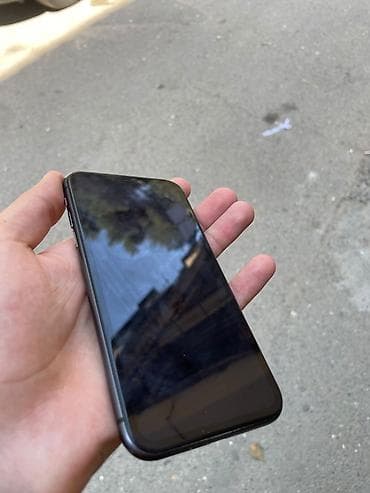 iphone wp: IPhone 11, Qara — 3