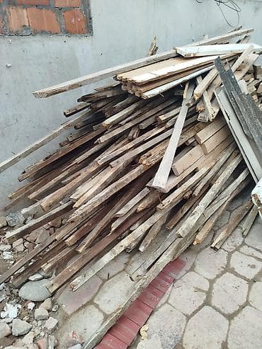 qoz tinglərinin satışı: Taxtalar ehsan edilir. istəyən olsa əlaqə saxlasın PULSUZ. ÜNVAN GƏNCƏ — 5