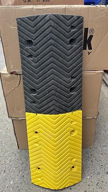 Rezin döşəmə örtüyü: Yol sürətkəsən (rezin modul) - Material: yüksək sıxlıqlı rezin - — 1
