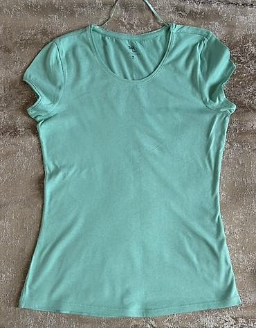 maykalar: Qadın T‑shirt M razmer, iki gol arası 42 cm, uzunluğu 46 cm - Brend — 1