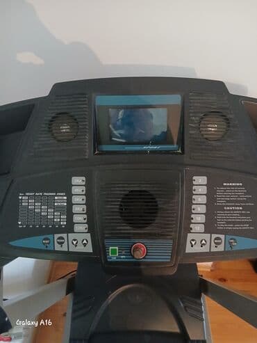 Qaçış trenajoru – çoxfunksiyalı ev fitnesi üçün - Geniş qaçış səthi