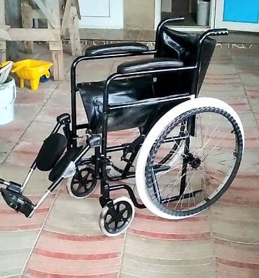 Tibbi lampalar: Təkərli əlil arabası - Möhkəm metal karkas, qara rəng - Yumşaq — 1