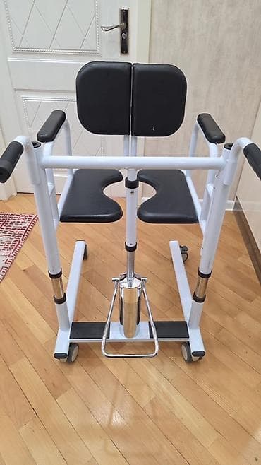 Pasiyent köçürmə və hamam/tualet üçün çoxfunksiyalı lift kreslosu -