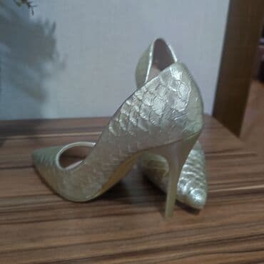 женские золотистые туфли: Tuflilər, Ölçü: 36, rəng - Qızılı, Yeni — 2