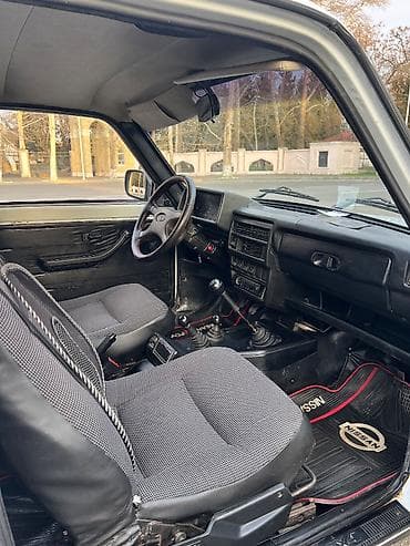 turbo az yeşqa: Lada Niva 4x4, ağ rəng, 3 qapılı kuzov. Texniki və dizayn — 9